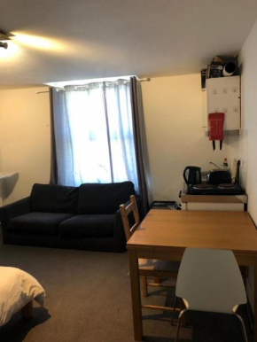 Inviting 1-Bed Apartment in London
